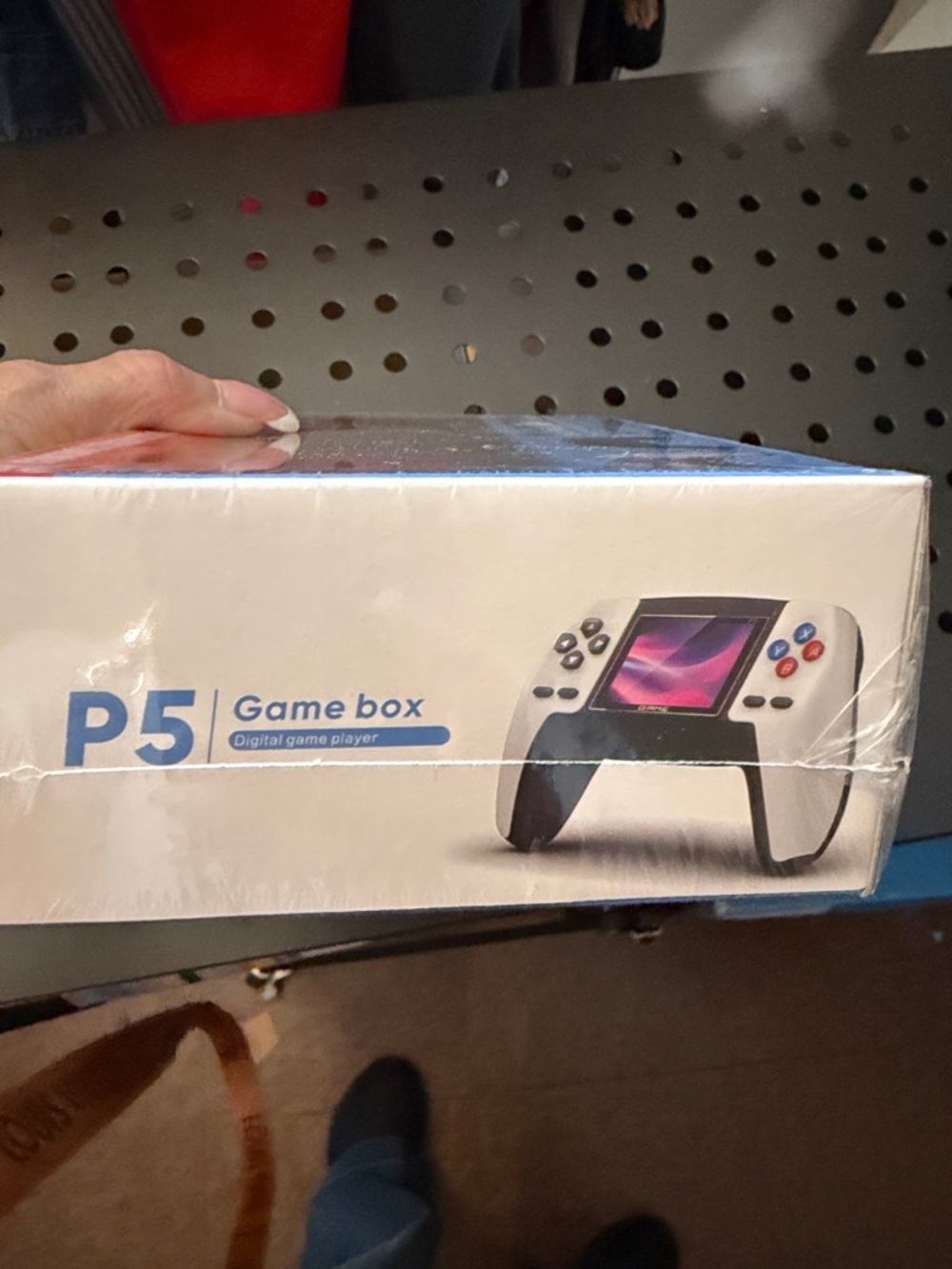 Retro Handheld Gaming Console - Red - Picture 4 of 5